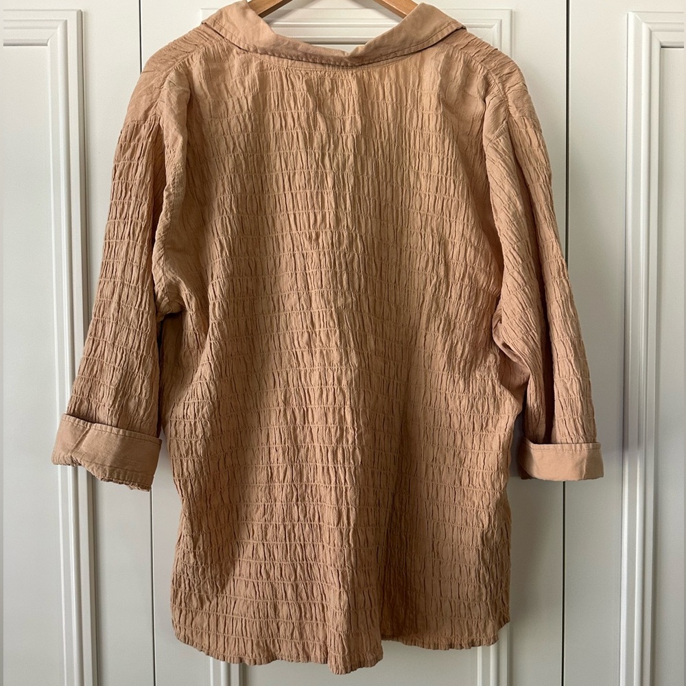 Andrew & Co Crinkle Button Down Tan Shirt, Size 2X - Picture 8 of 8